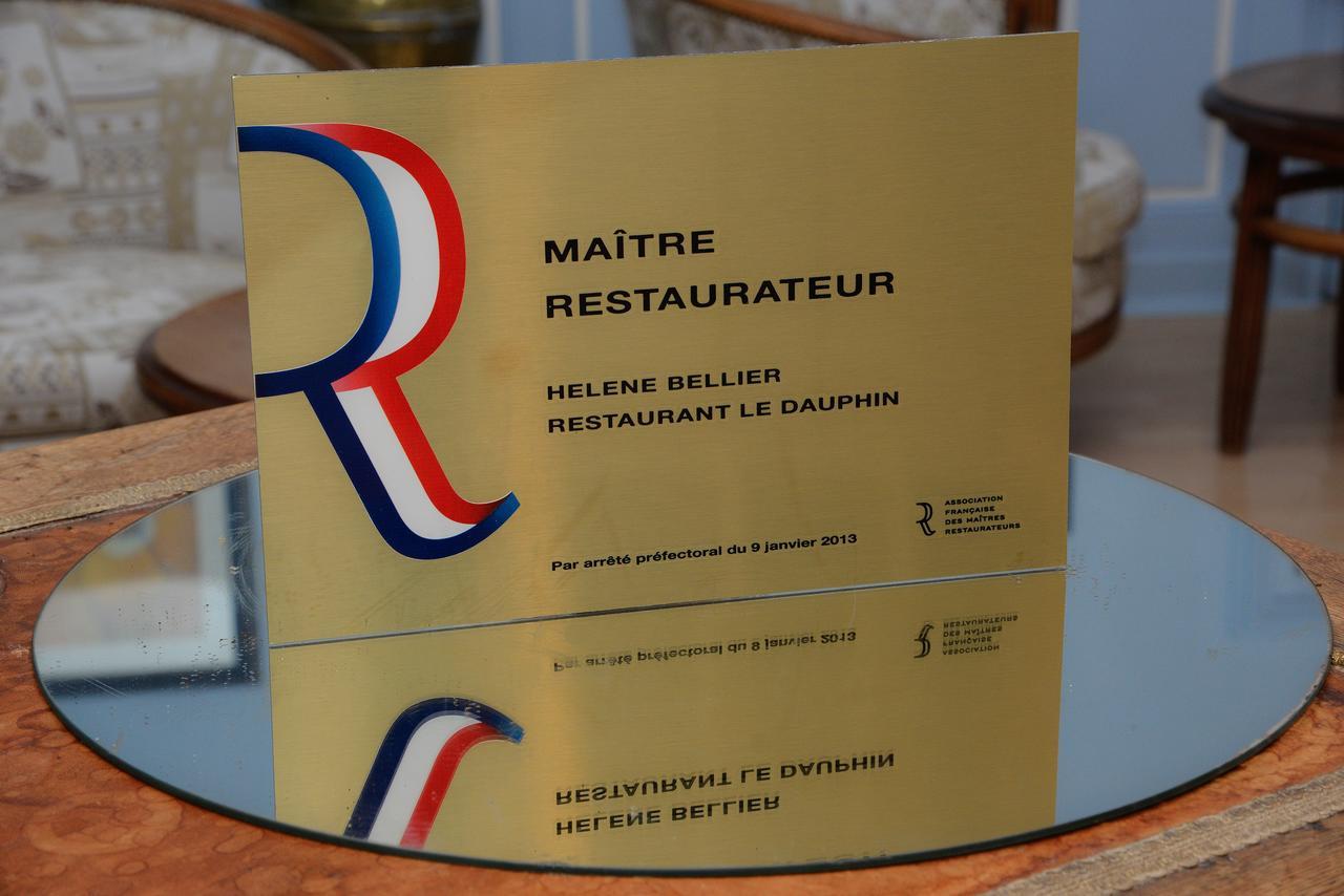 Sées Logis Hotel Et Restaurant Du Dauphin מראה חיצוני תמונה