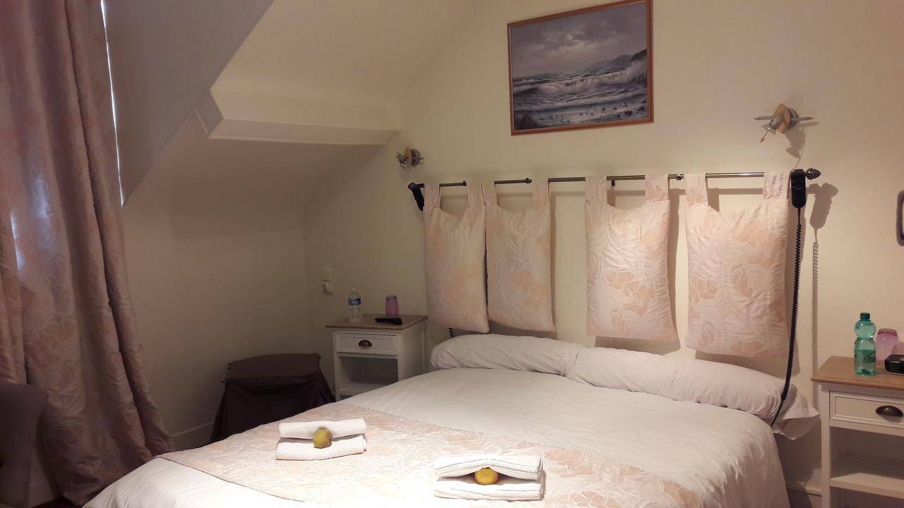 Sées Logis Hotel Et Restaurant Du Dauphin מראה חיצוני תמונה