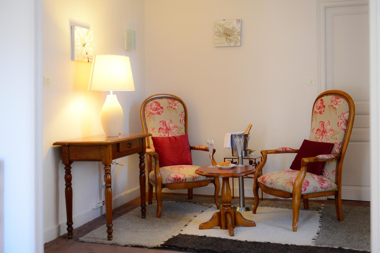 Sées Logis Hotel Et Restaurant Du Dauphin מראה חיצוני תמונה