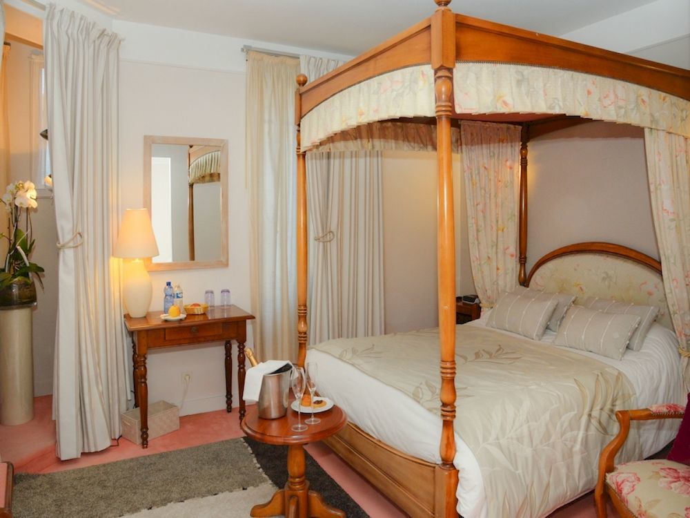 Sées Logis Hotel Et Restaurant Du Dauphin מראה חיצוני תמונה