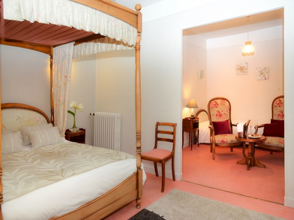 Sées Logis Hotel Et Restaurant Du Dauphin מראה חיצוני תמונה