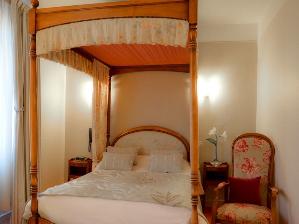Sées Logis Hotel Et Restaurant Du Dauphin מראה חיצוני תמונה