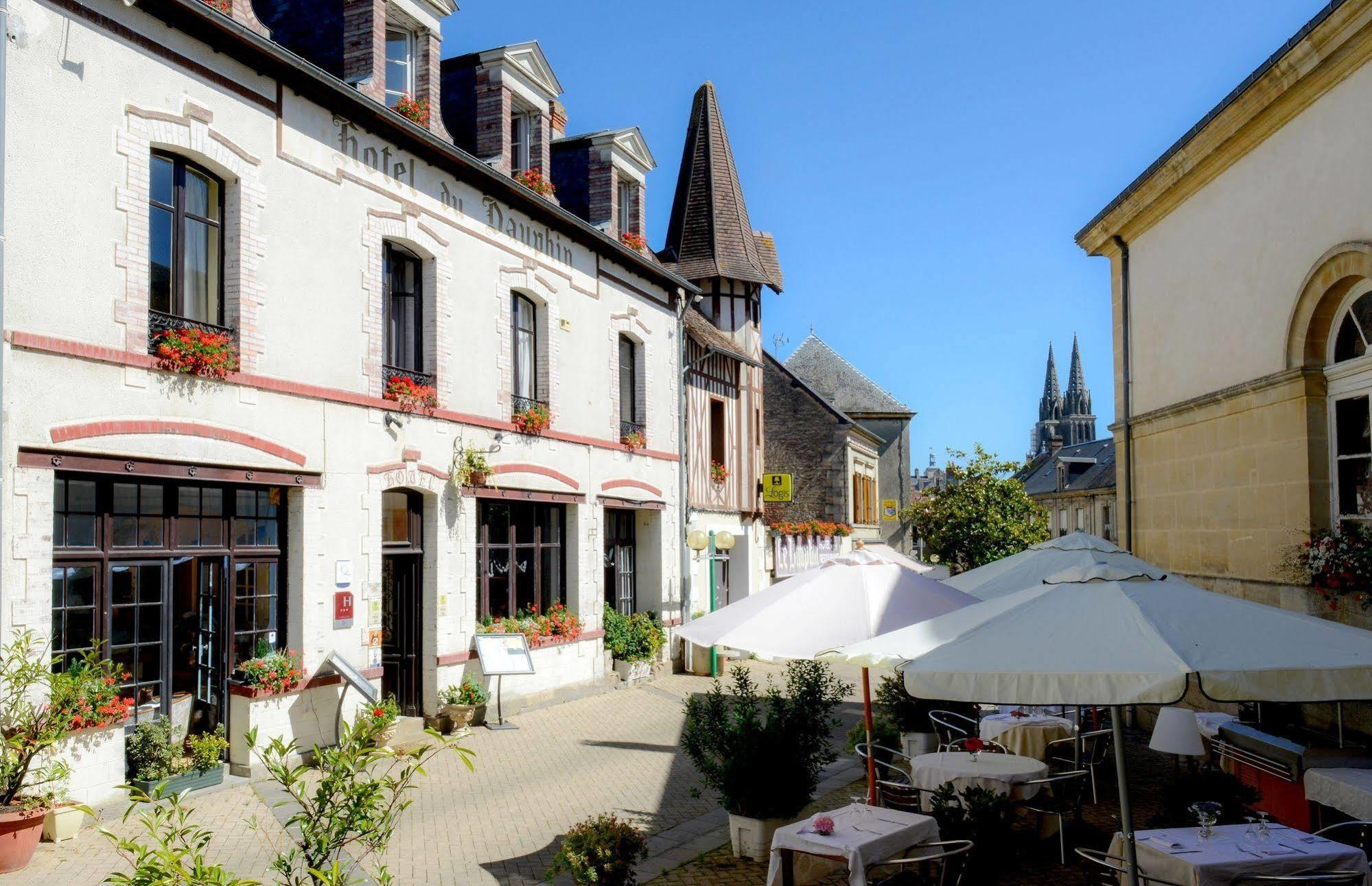 Sées Logis Hotel Et Restaurant Du Dauphin מראה חיצוני תמונה